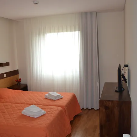 Encosta Do Sossego 게스트하우스 3*